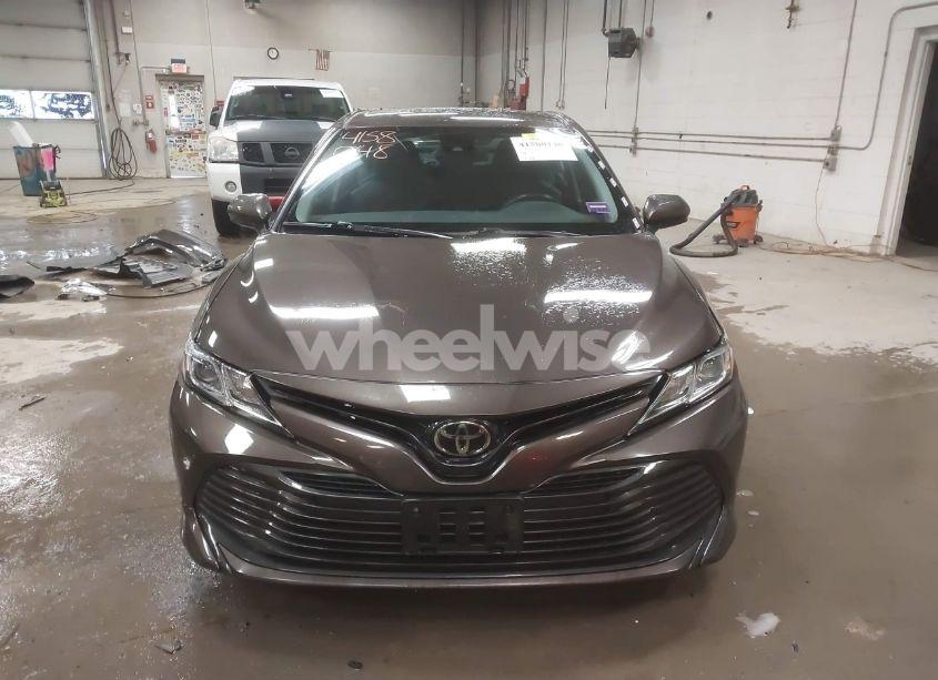 Photo 13 of 2019 Toyota Camry LE (VIN 4T1B11HK5KU683127)
