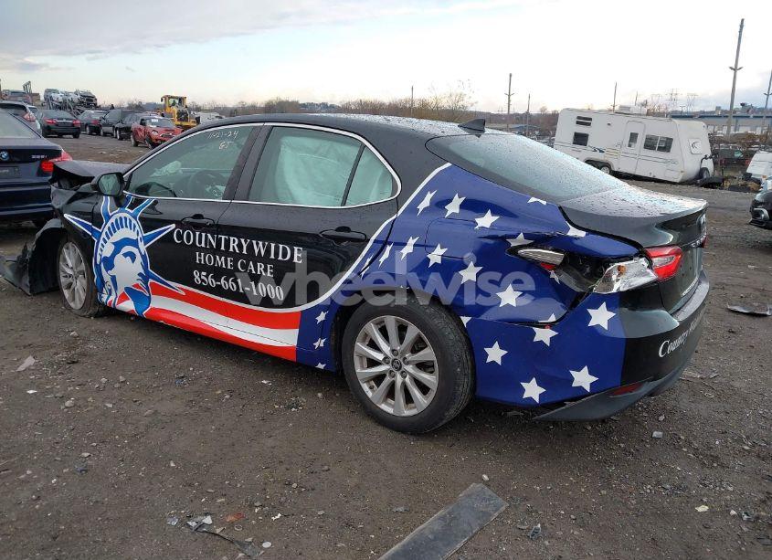 Photo 3 of 2019 Toyota Camry LE (VIN 4T1B11HK5KU683144)