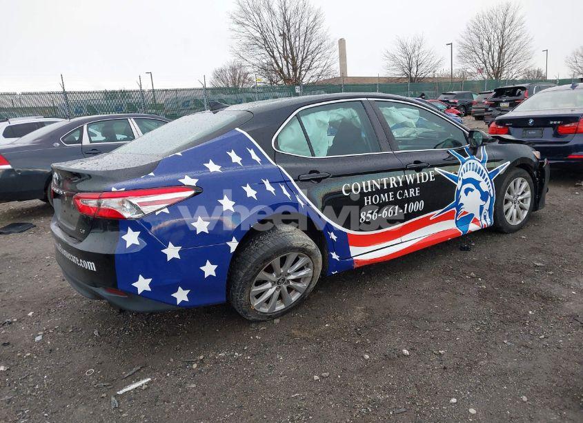 Photo 4 of 2019 Toyota Camry LE (VIN 4T1B11HK5KU683144)