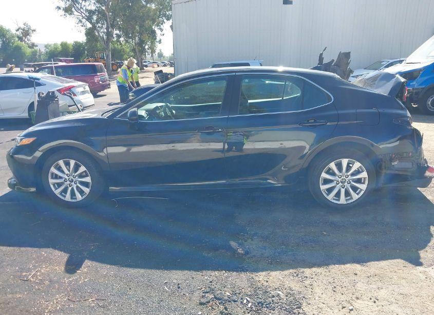 Photo 14 of 2019 Toyota Camry LE (VIN 4T1B11HK5KU714022)