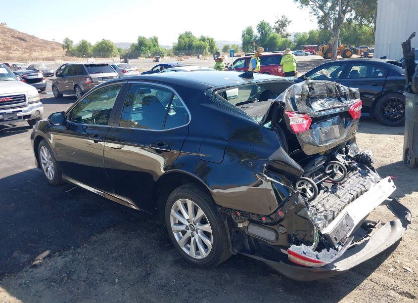 Photo 3 of 2019 Toyota Camry LE (VIN 4T1B11HK5KU714022)