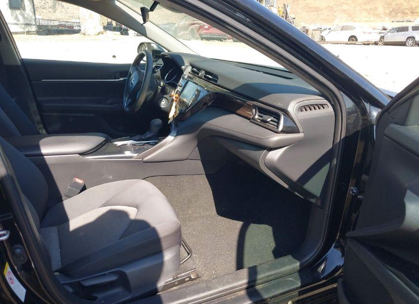 Photo 5 of 2019 Toyota Camry LE (VIN 4T1B11HK5KU714022)