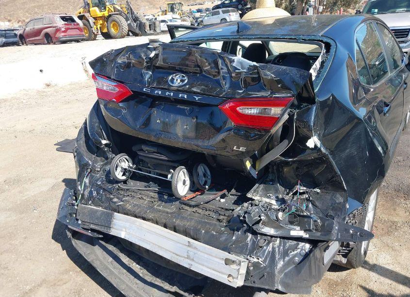 Photo 6 of 2019 Toyota Camry LE (VIN 4T1B11HK5KU714022)