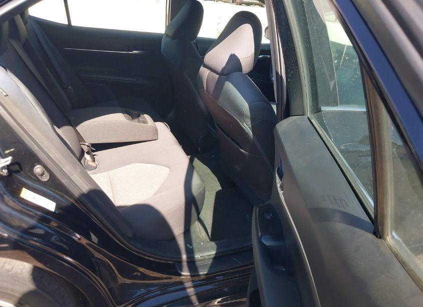 Photo 8 of 2019 Toyota Camry LE (VIN 4T1B11HK5KU714022)