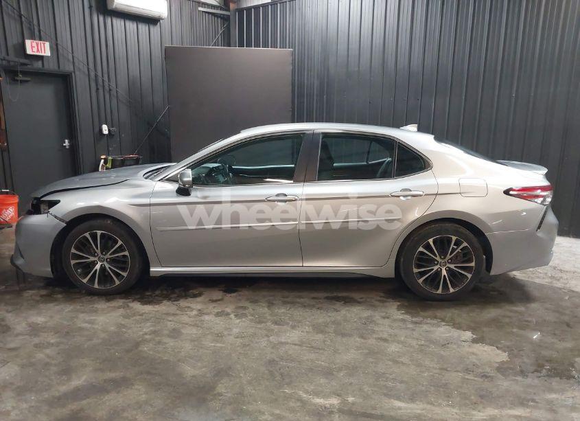 Photo 15 of 2019 Toyota Camry SE (VIN 4T1B11HK5KU727594)