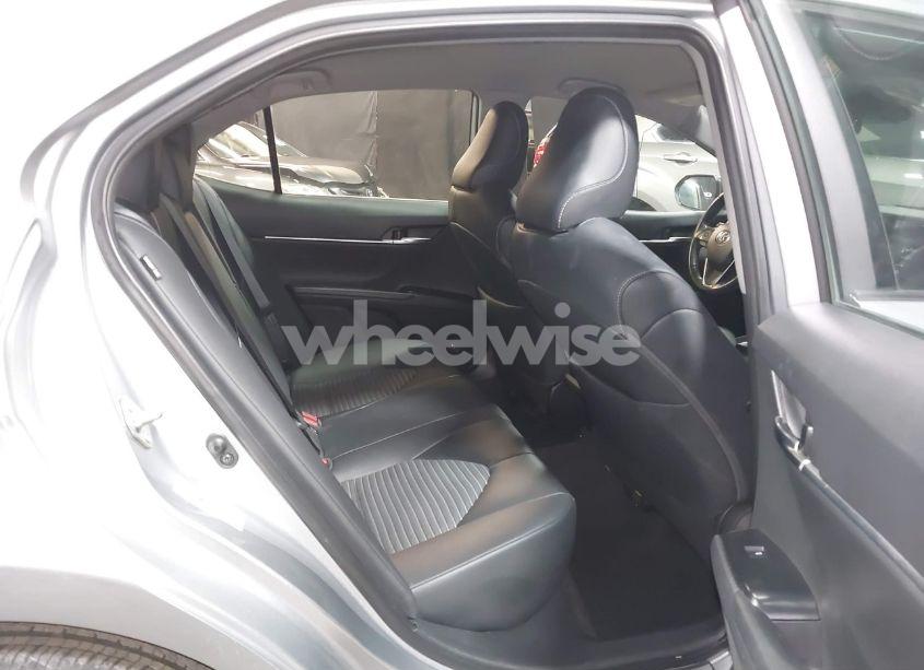 Photo 8 of 2019 Toyota Camry SE (VIN 4T1B11HK5KU727594)