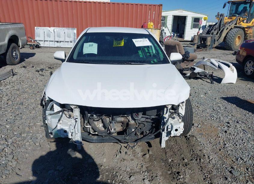 Photo 12 of 2019 Toyota Camry LE (VIN 4T1B11HK5KU739471)