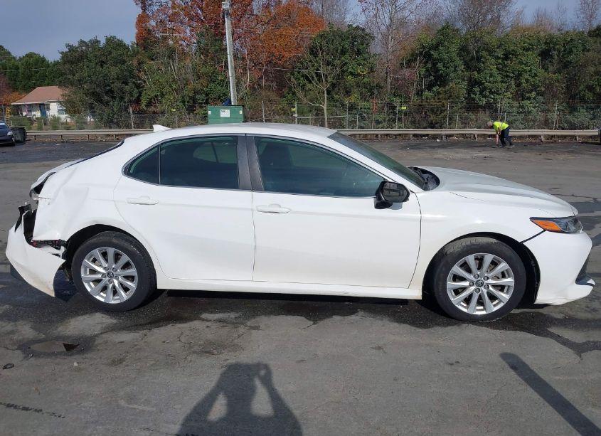 Photo 13 of 2019 Toyota Camry LE (VIN 4T1B11HK5KU758862)