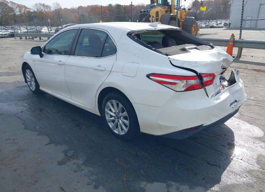 Photo 3 of 2019 Toyota Camry LE (VIN 4T1B11HK5KU758862)