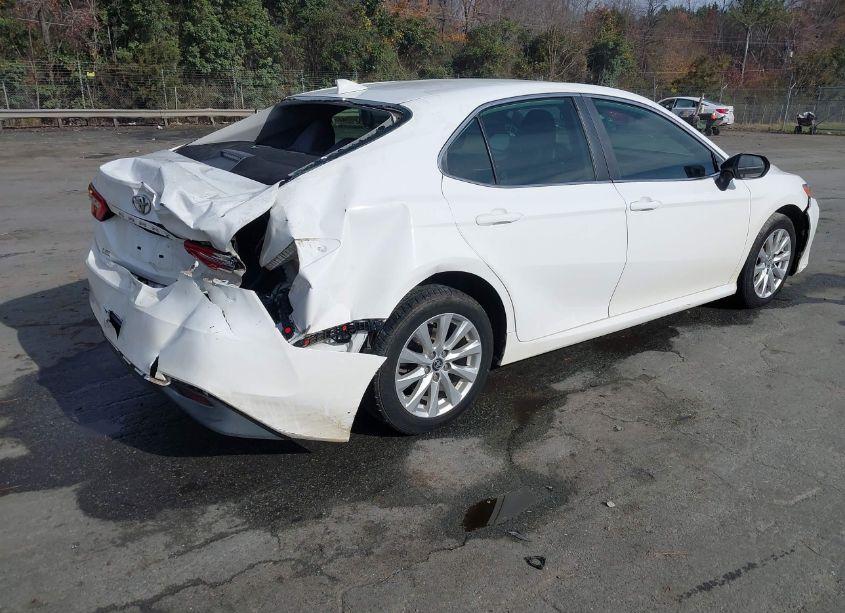 Photo 4 of 2019 Toyota Camry LE (VIN 4T1B11HK5KU758862)