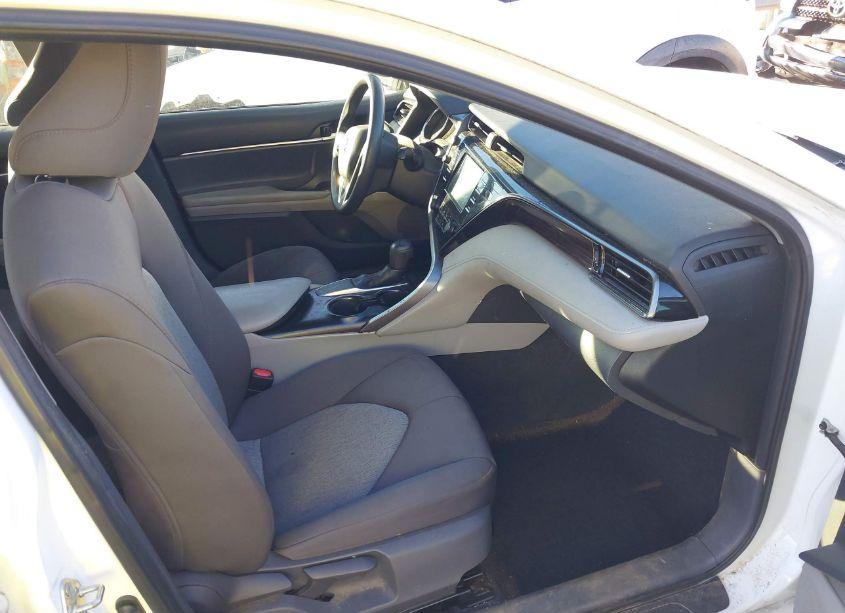 Photo 5 of 2019 Toyota Camry LE (VIN 4T1B11HK5KU758862)