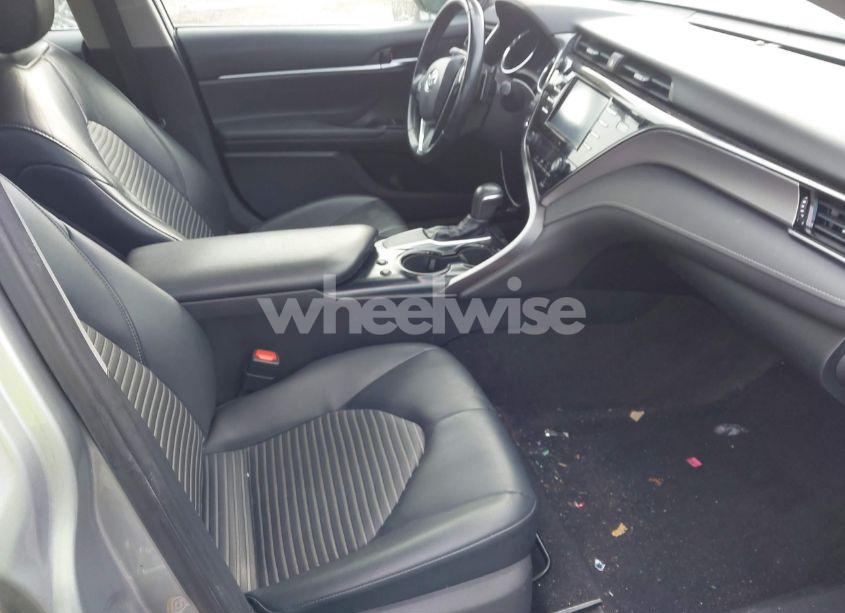 Photo 5 of 2019 Toyota Camry SE (VIN 4T1B11HK5KU761812)