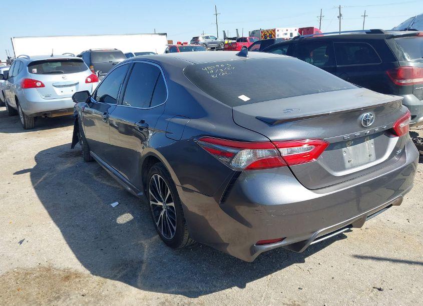 Photo 3 of 2019 Toyota Camry SE (VIN 4T1B11HK5KU772275)