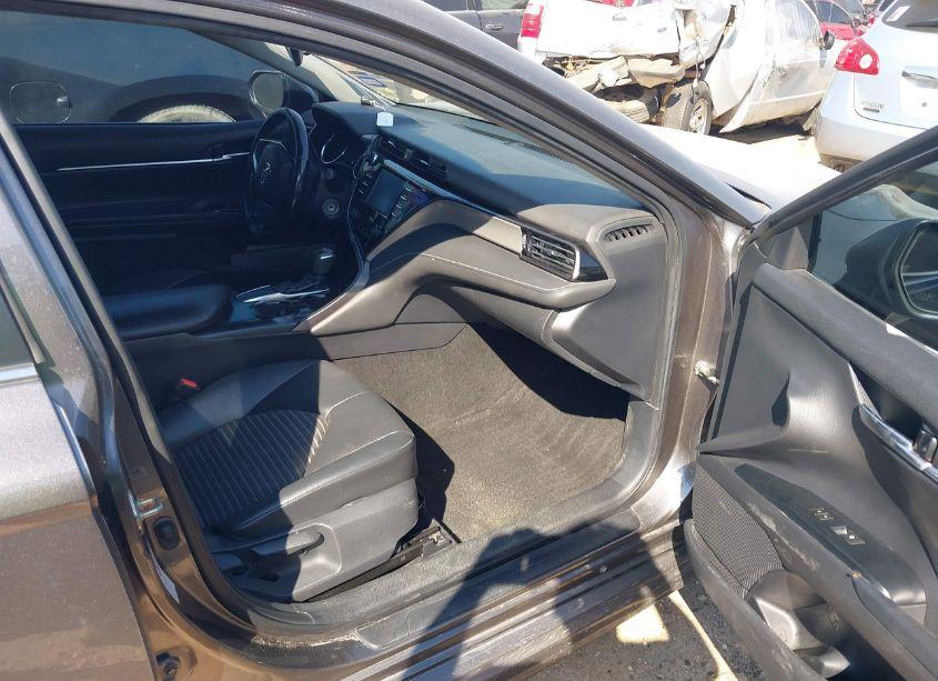 Photo 5 of 2019 Toyota Camry SE (VIN 4T1B11HK5KU772275)