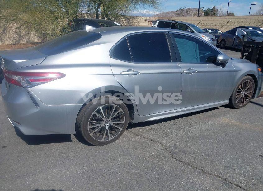 Photo 4 of 2019 Toyota Camry SE (VIN 4T1B11HK5KU775886)