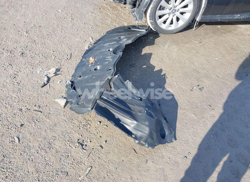 Photo 12 of 2019 Toyota Camry LE (VIN 4T1B11HK5KU814394)