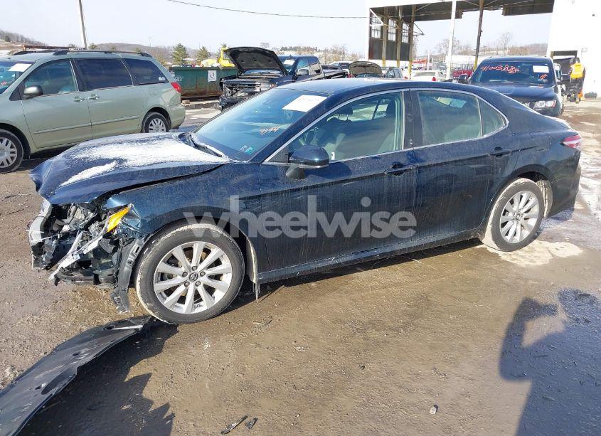 Photo 2 of 2019 Toyota Camry LE (VIN 4T1B11HK5KU814394)