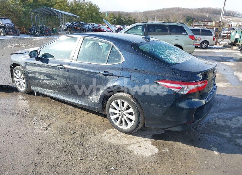 Photo 3 of 2019 Toyota Camry LE (VIN 4T1B11HK5KU814394)