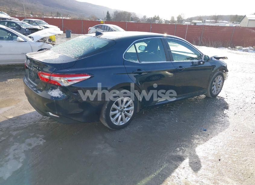 Photo 4 of 2019 Toyota Camry LE (VIN 4T1B11HK5KU814394)