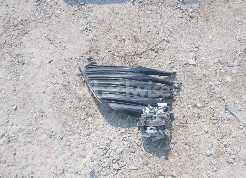 Photo 12 of 2019 Toyota Camry LE (VIN 4T1B11HK5KU839134)