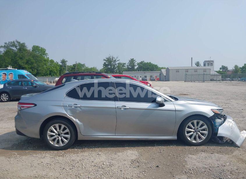 Photo 14 of 2019 Toyota Camry LE (VIN 4T1B11HK5KU839134)