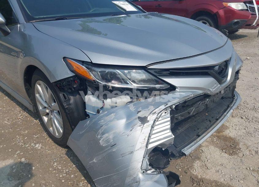 Photo 6 of 2019 Toyota Camry LE (VIN 4T1B11HK5KU839134)