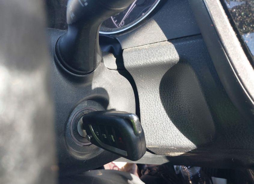 Photo 11 of 2018 Toyota Camry LE (VIN 4T1B11HK6JU004335)