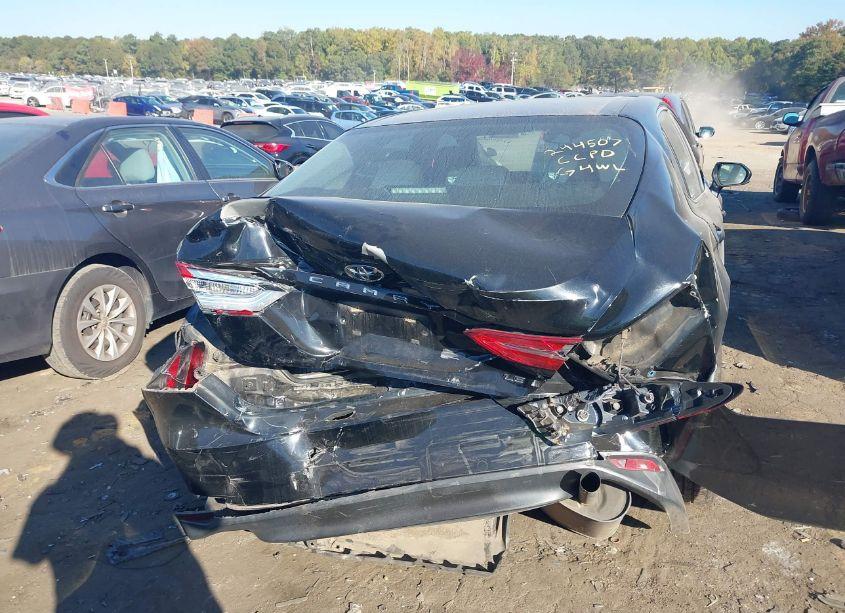 Photo 16 of 2018 Toyota Camry LE (VIN 4T1B11HK6JU004335)