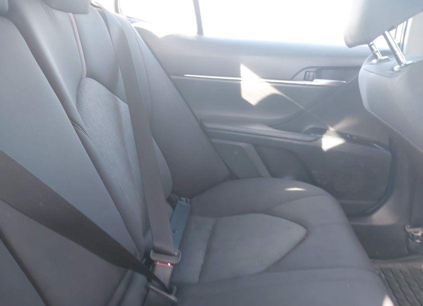 Photo 8 of 2018 Toyota Camry LE (VIN 4T1B11HK6JU004335)