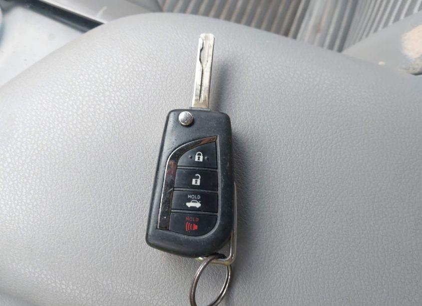 Photo 11 of 2018 Toyota Camry SE (VIN 4T1B11HK6JU018008)