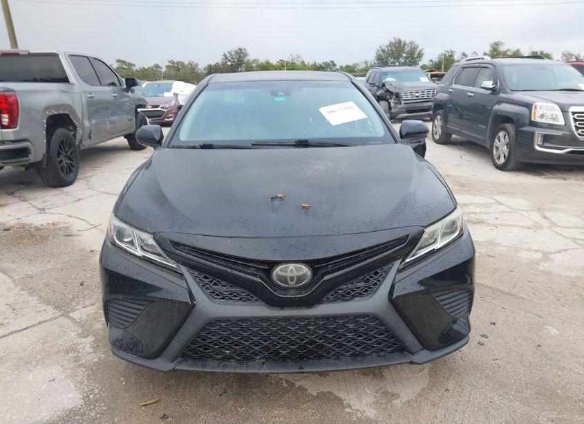 Photo 13 of 2018 Toyota Camry SE (VIN 4T1B11HK6JU018008)