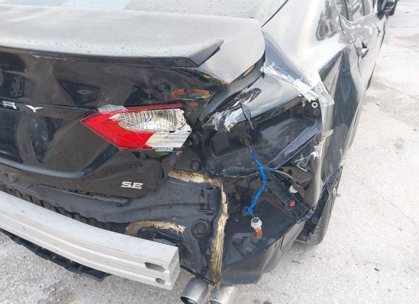 Photo 6 of 2018 Toyota Camry SE (VIN 4T1B11HK6JU018008)