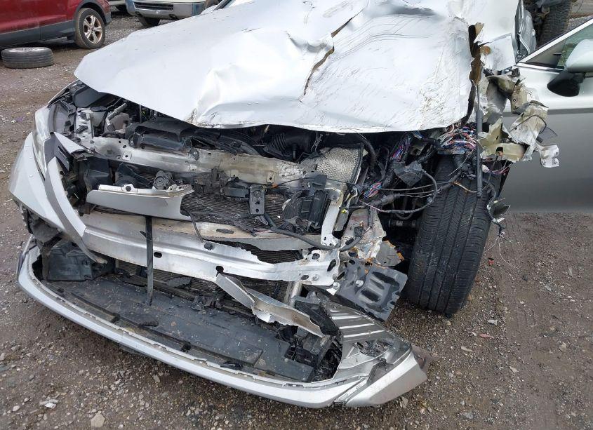 Photo 6 of 2018 Toyota Camry LE (VIN 4T1B11HK6JU020163)