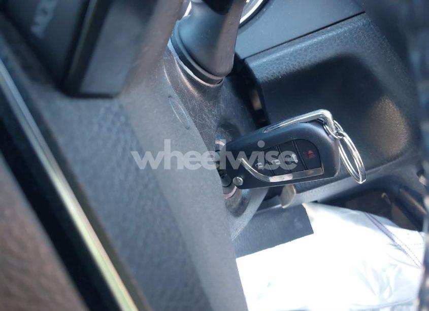 Photo 11 of 2018 Toyota Camry SE (VIN 4T1B11HK6JU027436)