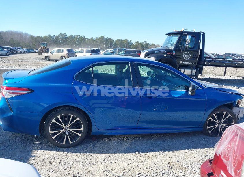 Photo 13 of 2018 Toyota Camry SE (VIN 4T1B11HK6JU027436)