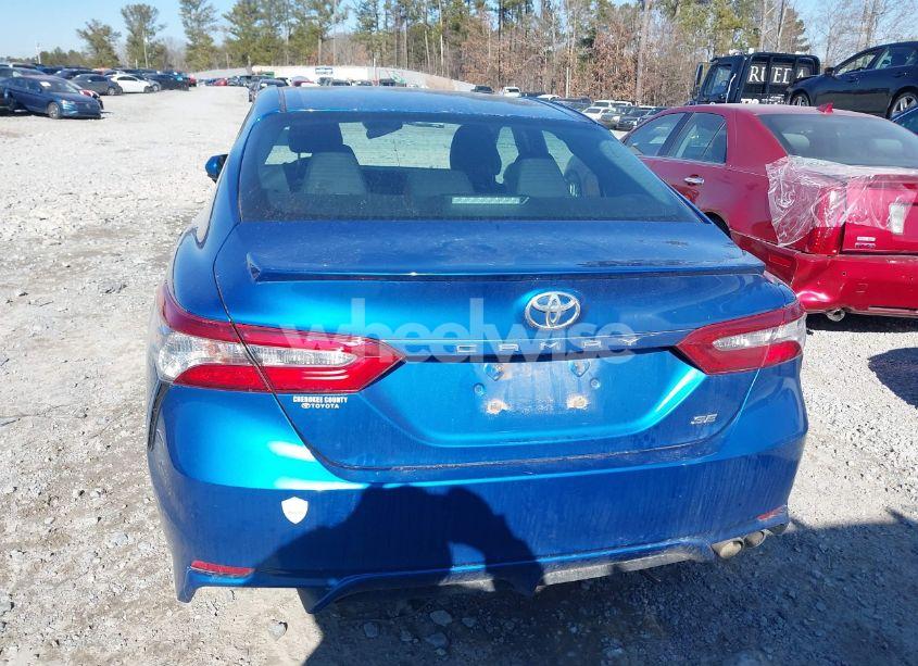 Photo 16 of 2018 Toyota Camry SE (VIN 4T1B11HK6JU027436)