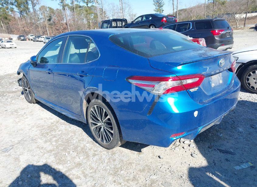 Photo 3 of 2018 Toyota Camry SE (VIN 4T1B11HK6JU027436)