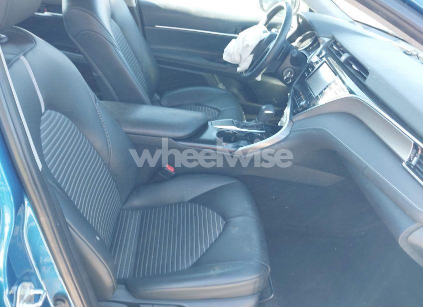 Photo 5 of 2018 Toyota Camry SE (VIN 4T1B11HK6JU027436)