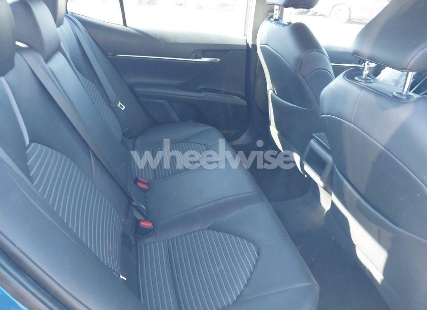 Photo 8 of 2018 Toyota Camry SE (VIN 4T1B11HK6JU027436)