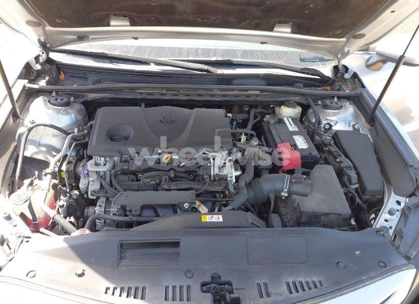 Photo 10 of 2018 Toyota Camry SE (VIN 4T1B11HK6JU036170)