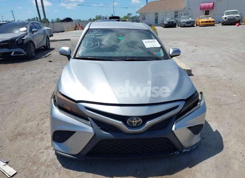 Photo 12 of 2018 Toyota Camry SE (VIN 4T1B11HK6JU036170)