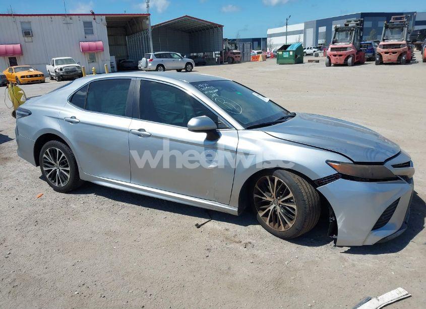 Photo 13 of 2018 Toyota Camry SE (VIN 4T1B11HK6JU036170)