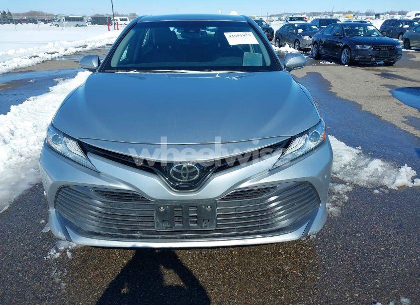 Photo 12 of 2018 Toyota Camry XLE (VIN 4T1B11HK6JU036203)