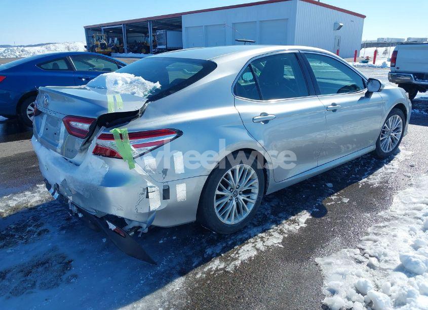 Photo 4 of 2018 Toyota Camry XLE (VIN 4T1B11HK6JU036203)