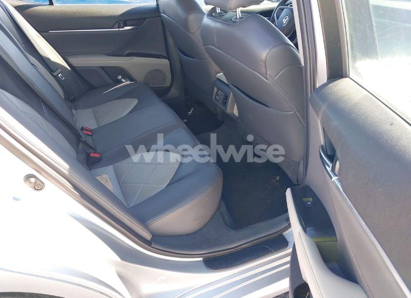 Photo 8 of 2018 Toyota Camry XLE (VIN 4T1B11HK6JU036203)