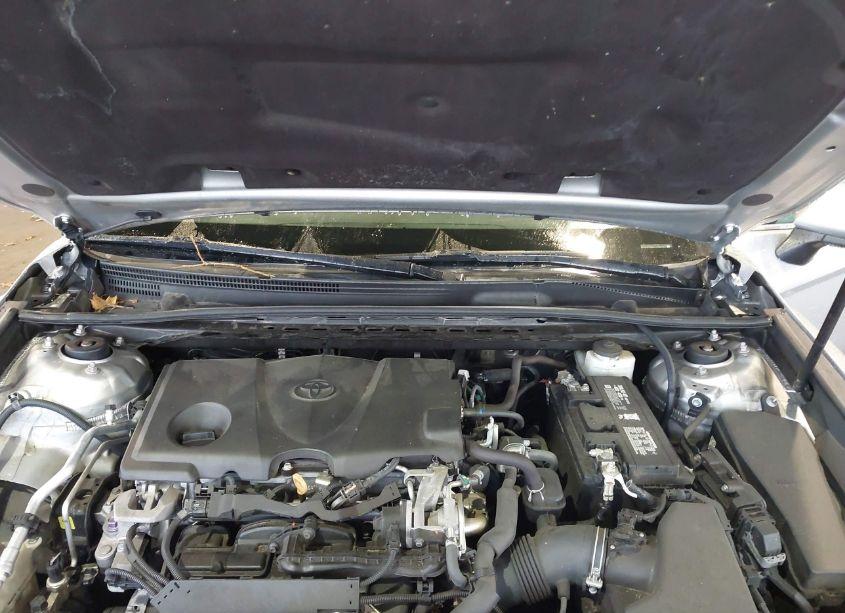 Photo 10 of 2018 Toyota Camry SE (VIN 4T1B11HK6JU040221)