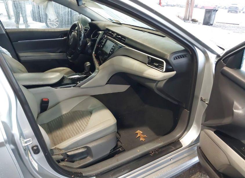 Photo 5 of 2018 Toyota Camry SE (VIN 4T1B11HK6JU040221)