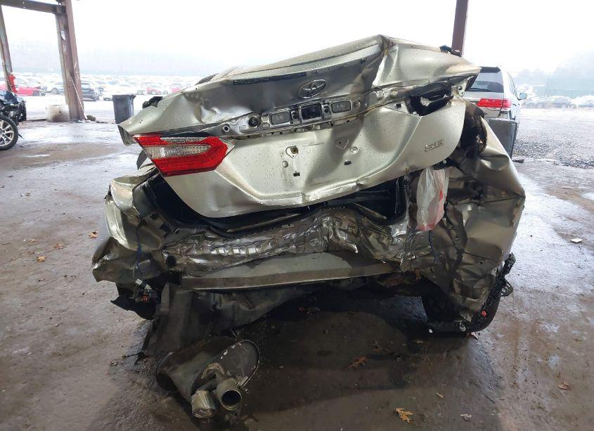 Photo 6 of 2018 Toyota Camry SE (VIN 4T1B11HK6JU040221)