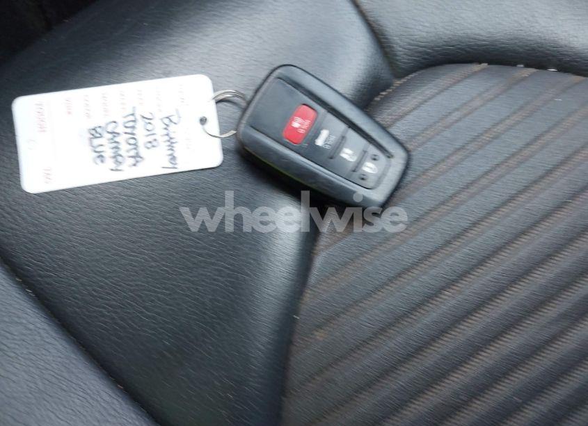 Photo 11 of 2018 Toyota Camry SE (VIN 4T1B11HK6JU045614)