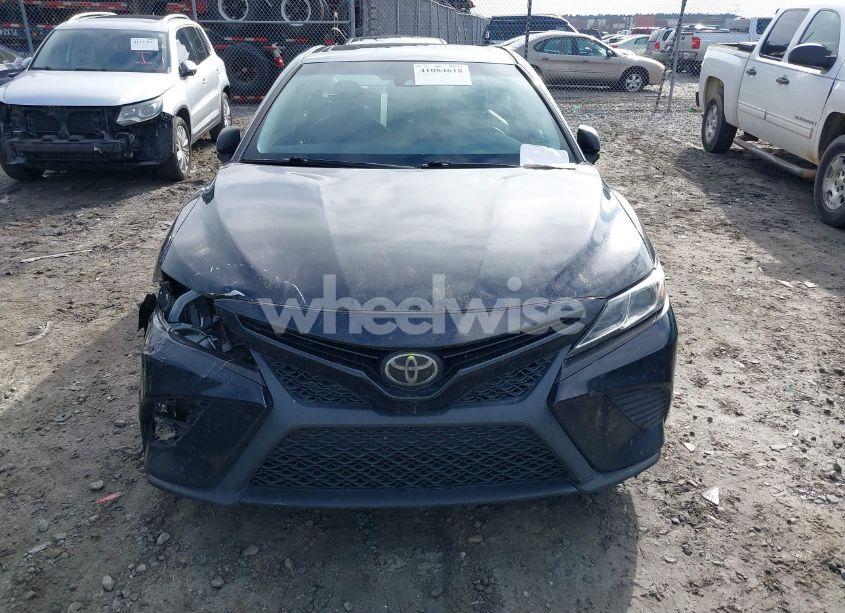 Photo 13 of 2018 Toyota Camry SE (VIN 4T1B11HK6JU045614)